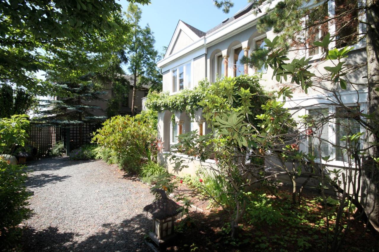 Spinnakers Gastro Brewpub & Guesthouses Victoria Exterior foto